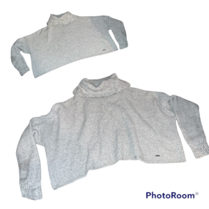 Hollister Cropped  sweater